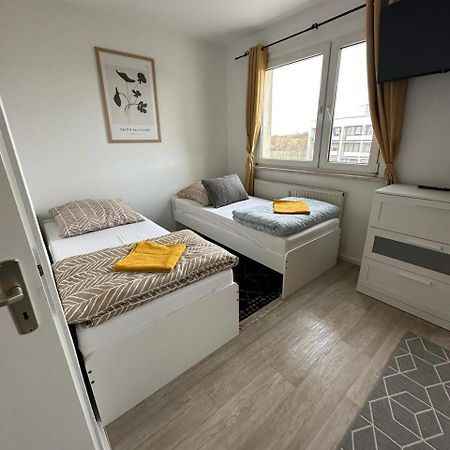 Halle  Ideal Fuer Monteure. 3 Zimmer Apartment Mit Kueche, Waschmaschine, Wifi Usw... . מראה חיצוני תמונה