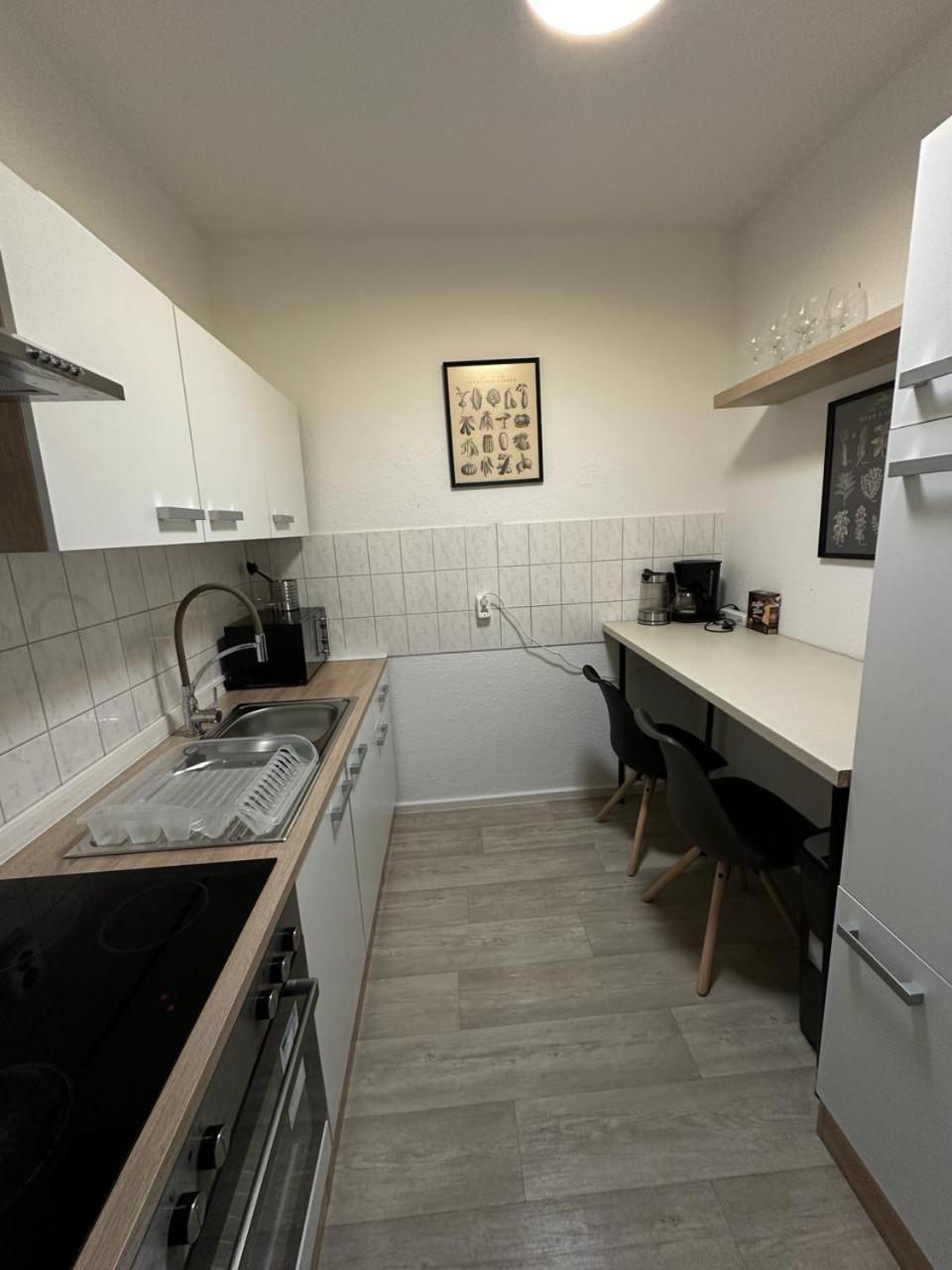 Halle  Ideal Fuer Monteure. 3 Zimmer Apartment Mit Kueche, Waschmaschine, Wifi Usw... . מראה חיצוני תמונה